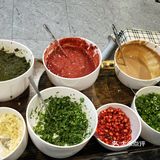 鲜鸭血和腊肠很好吃，那个胶原牛肉很有特点