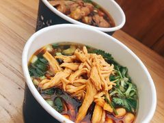 -南门金峰辣子鸡·玩串串(昌发展万科广场店)