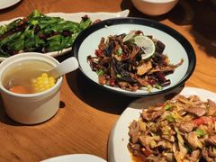 -隔壁老王·家常云南菜(花巷店)