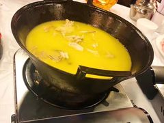 -鲜入围煮花胶鸡海鲜火锅