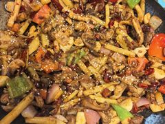 -富正毅三下锅(体育馆店)