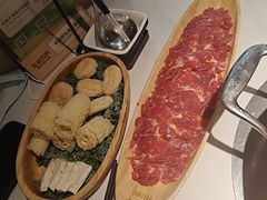 -左庭右院鲜牛肉火锅(金山万达店)