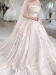 -艾米丽婚纱礼服