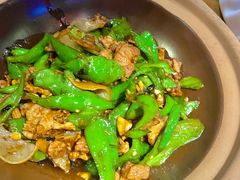 碾辣椒炒肉-吃饭皇帝大(长宁龙之梦店)