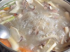 -老石黑山羊毛驴肉火锅(金凯广场店)