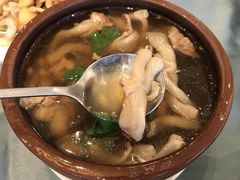 气窝猪脚筋-沙龙酒家