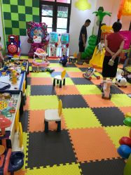 -趣童婴幼儿SPA母婴生活馆(孔雀城店)