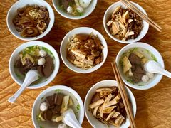 -松树干拌面店
