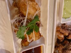 甜辣鸡翅佐以辣蒜汁-WOLFGANG PUCK KITCHEN & BAR(迪士尼小镇店)