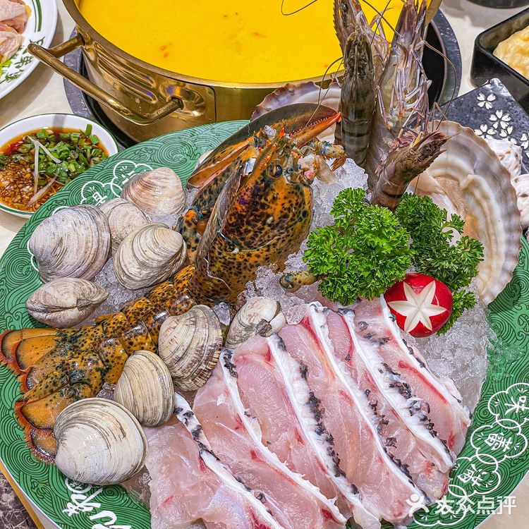 多谢澳门滴朋友半夜都要带我去吃的海鲜火锅🤣