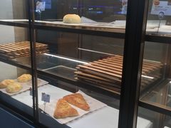 面包甜点陈列柜-奈雪的茶(深圳北站店)