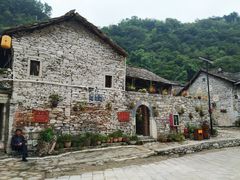 -高荡千年布依古寨旅游景区