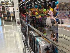 -泡泡玛特POPMART(侨福芳草地店)