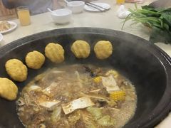 -三江鱼东北特色铁锅炖(骆驼店)