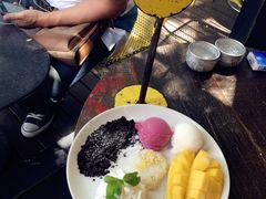 -莓园冰淇淋店