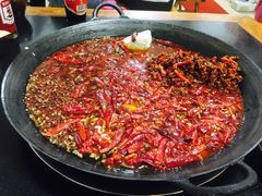 锅底颜色真的很赞-肥龙火锅(南坪店)