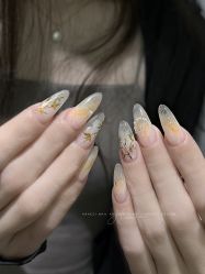 -花岐款式专研健康美甲沙龙
