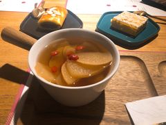 无花果海底椰雪梨汤-炖物24章·顺时轻养茶(杭州大厦店)