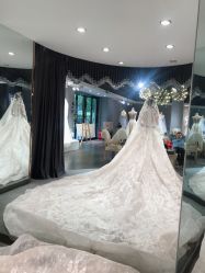 -艾米丽婚纱礼服