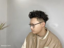 -IU潮牌·SALON
