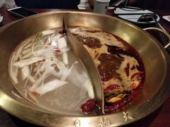 -重庆爽翻天老火锅(临平万达广场店)