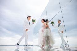 -现代经典婚纱摄影