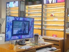 -优医视平价眼镜蔡司依视路折扣工厂店(十里堡店)