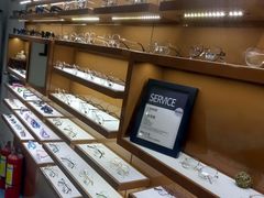 -罗伯特眼镜·蔡司官方授权(罗湖国贸店)