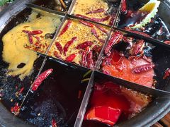 -铜元老码头鳝鱼火锅