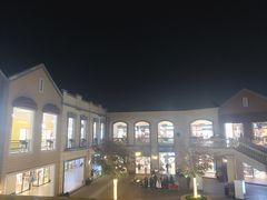 -王府井奥莱临潼小镇(临潼店)