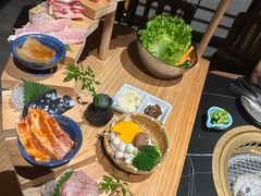 -山川小町·极番烧肉(新地假日广场店)