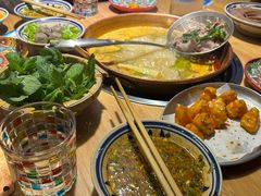 -洱火云南酸菜牛肉火锅(石景山当代商城店)