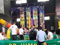 -嘿哟动霸CHUA·新潮玩运动娱乐中心·蹦床滑冰团建乐园