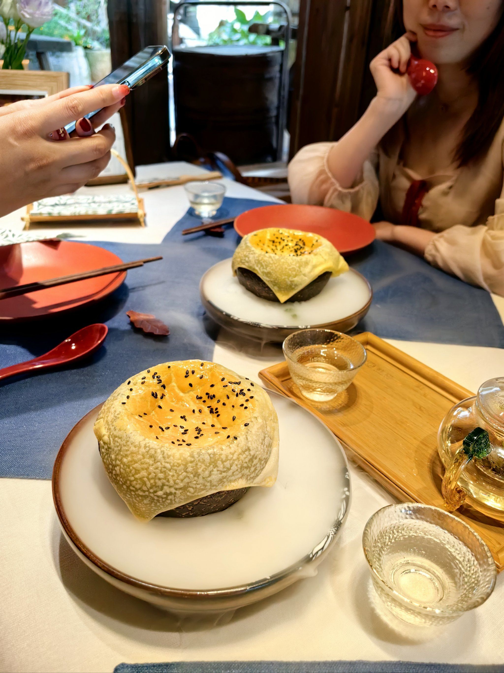 跟姐妹一起来吃饭,环境安静舒适,小姐姐服