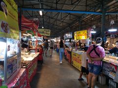 -席娜卡琳火车铁道夜市