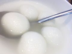 荠菜肉汤团-两户人家农家乐