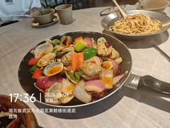 -巴厘龙虾·榜首油焖大虾(音乐学院·沿江酒馆店)