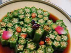 -八府香鸭·啫啫煲(华山路店)