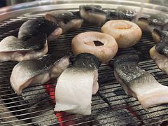 -围炉肉舍•炭烤活鳗•丹东海鲜烤肉(步行街店)