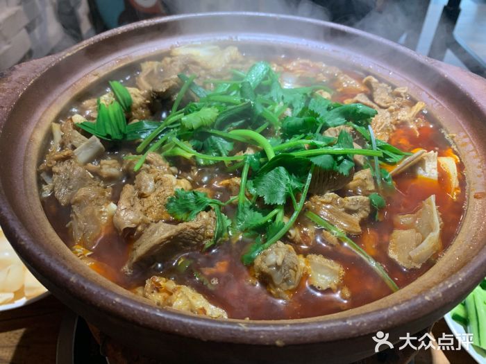 兄弟龙虾(胜太路总店)红焖羊腩煲图片