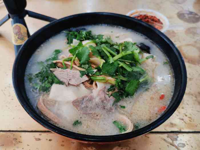 惠丰源烩面馆-"[薄荷]环境:环境是敞亮的,但是有小孩.