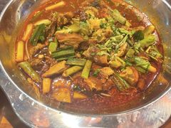 -爆炸头阿姨小四川正宗川味小吃(无任何分店)