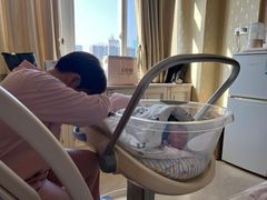 -鲸鱼妈妈月嫂/育婴师定制