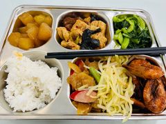 -上海宝信宝马4S店