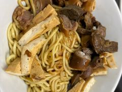 -松树干拌面店