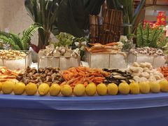 -广州万富希尔顿酒店·感趣自助餐厅·金秋蟹宴生蚝海鲜刺身
