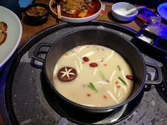 -三人行骨头王火锅(长寿店)