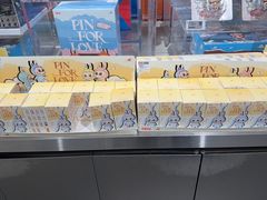 -泡泡玛特POPMART(上海环球港店)