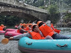 -安吉龙王山峡谷漂流