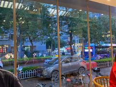 -阿瓦山寨·湘菜现炒·剁椒鱼头王(咸阳总店)